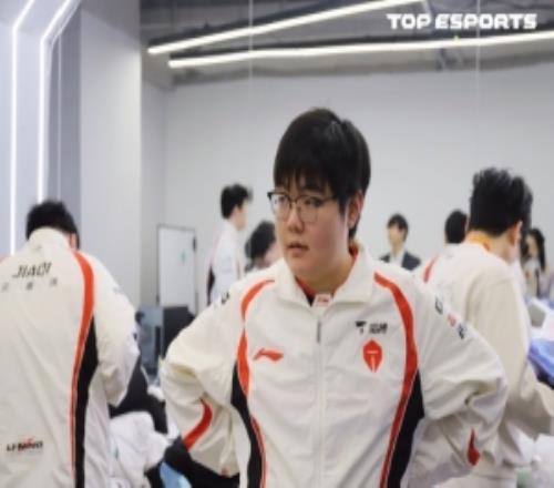 改判,迪洛伦佐倒,地判点取消,新葡京,新葡京app,新葡京娱乐,新普京赌场